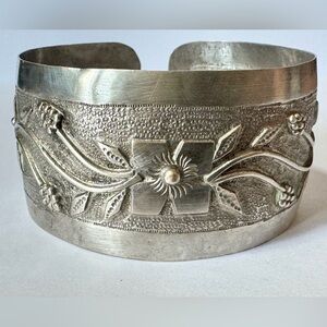 Vintage Handmade Silver Floral Etched Cuff Bracelet Granny chic Estate
